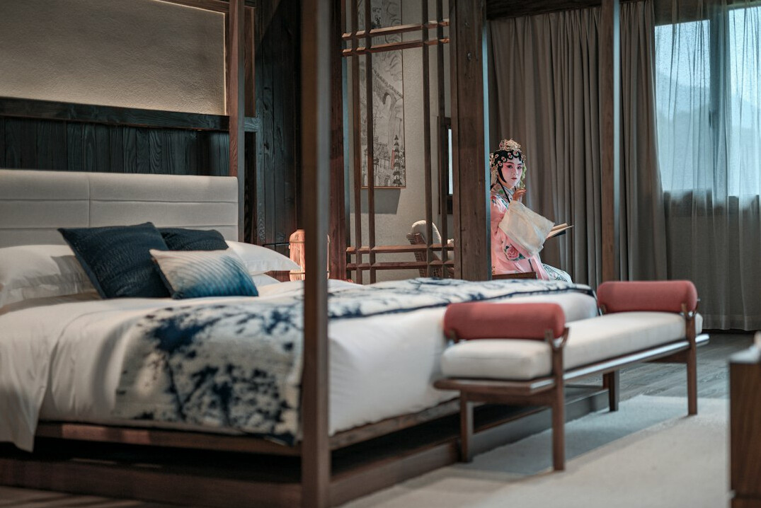 celebrity bedroom suite