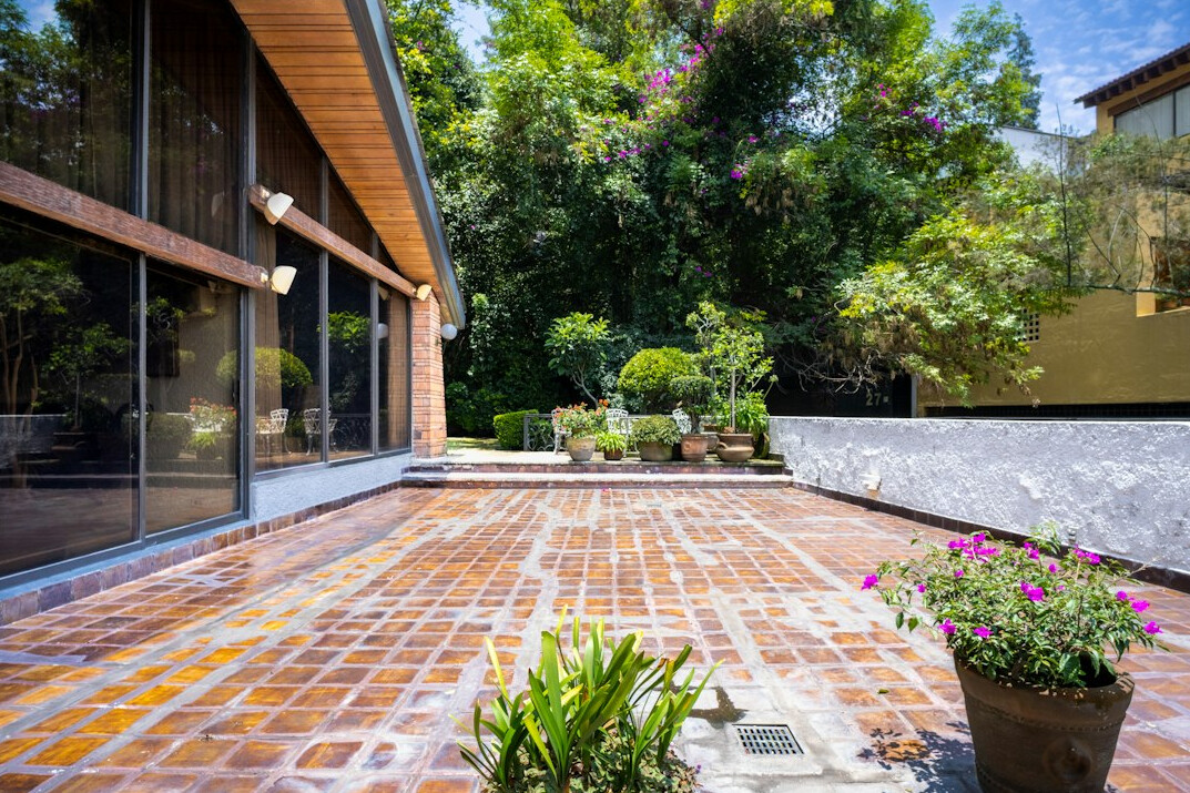 luxury villa exterior
